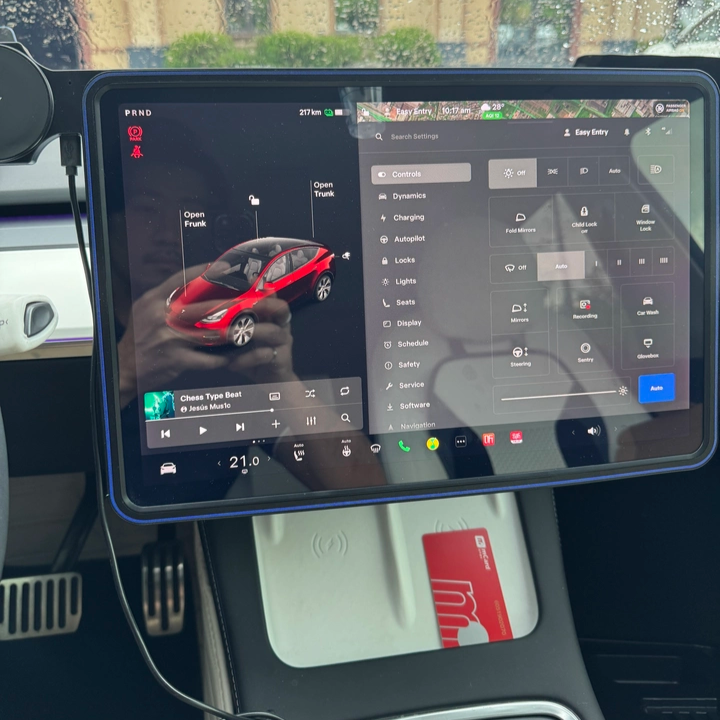 A Lighted Display Edge - TESVX Wireless Charging Ambient Light Mount