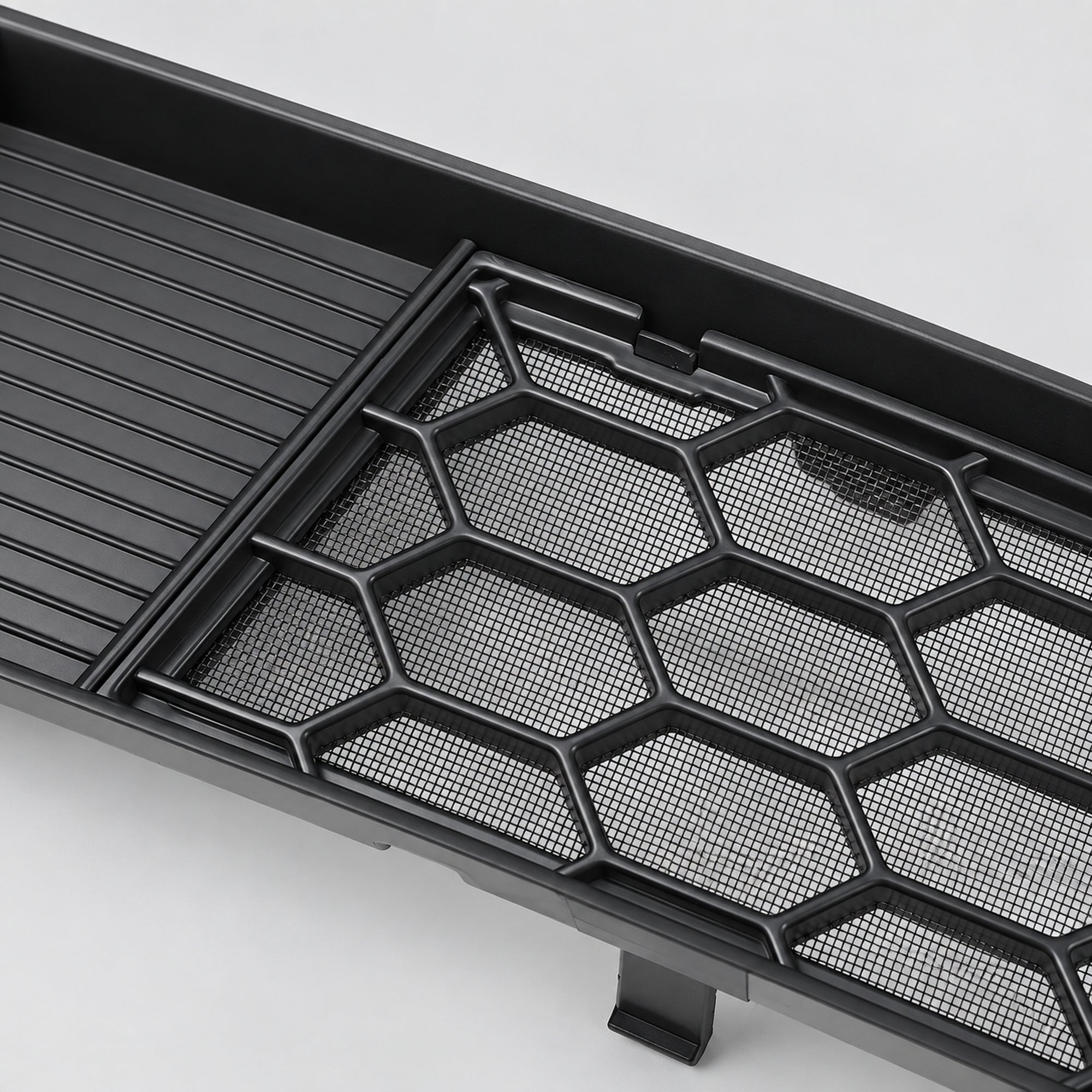 Fine Mesh behind the Honeycomb Support - TESVX Insect Net Grille