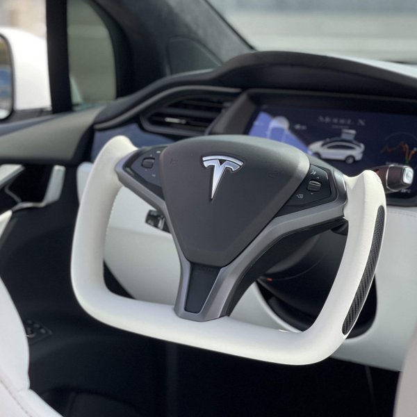 Custom Yoke Steering Wheel with Carbon Fiber Trim & Heating Options for Tesla Model S / Model X (Pre-2021)