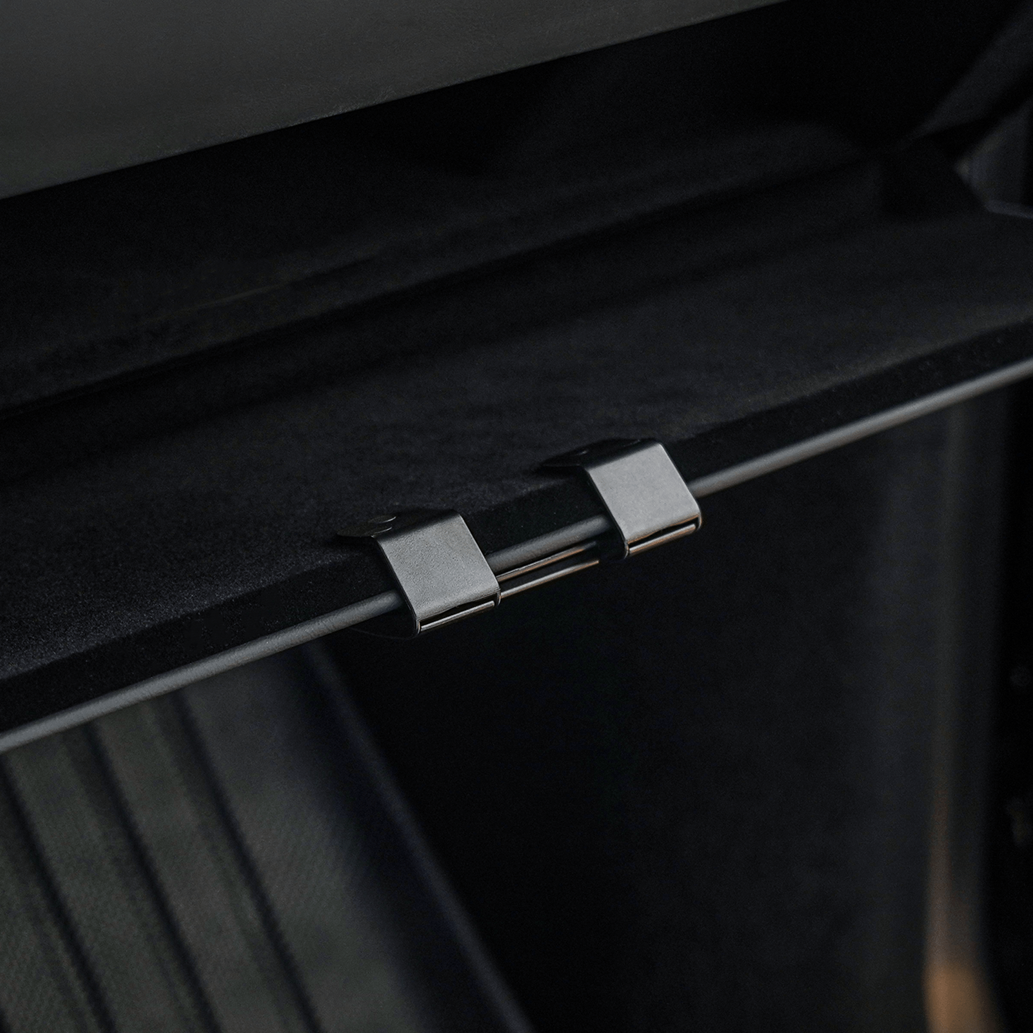 Check the Clip and Door Clearance - TESVX Glove Box Hook