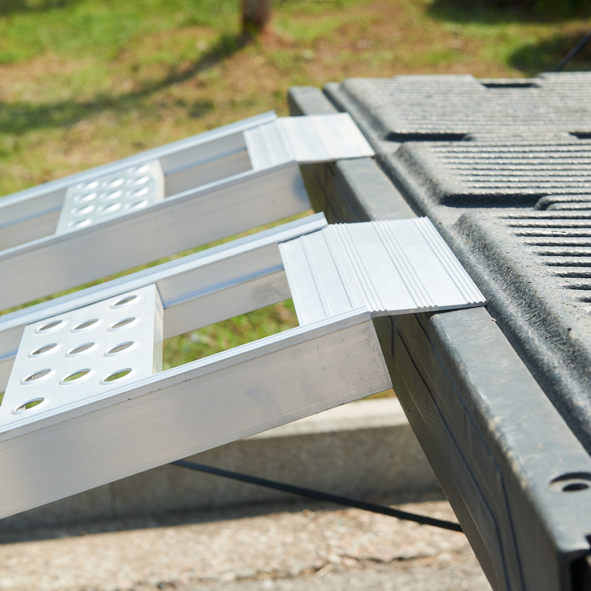 Textured Contact Surface - TESVX Loading Ramps