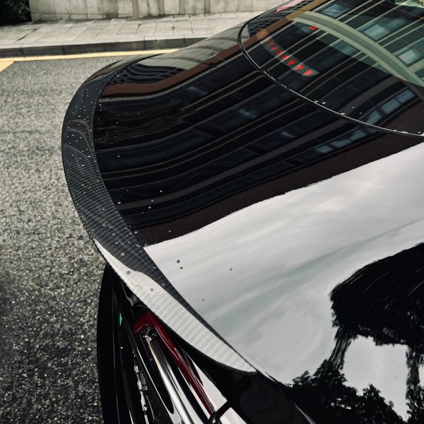 Performance-Style Dry Carbon Fiber Rear Spoiler with 3 Finishes for Tesla Model 3 / Model 3 Highland / Model Y